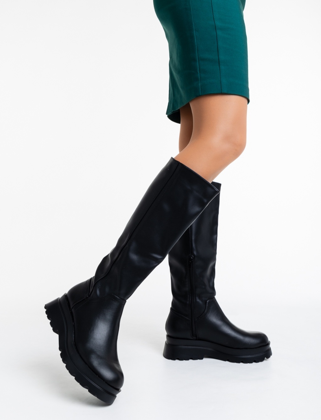 Дамски ботуши в черен цвят модел: 2А-1503 black