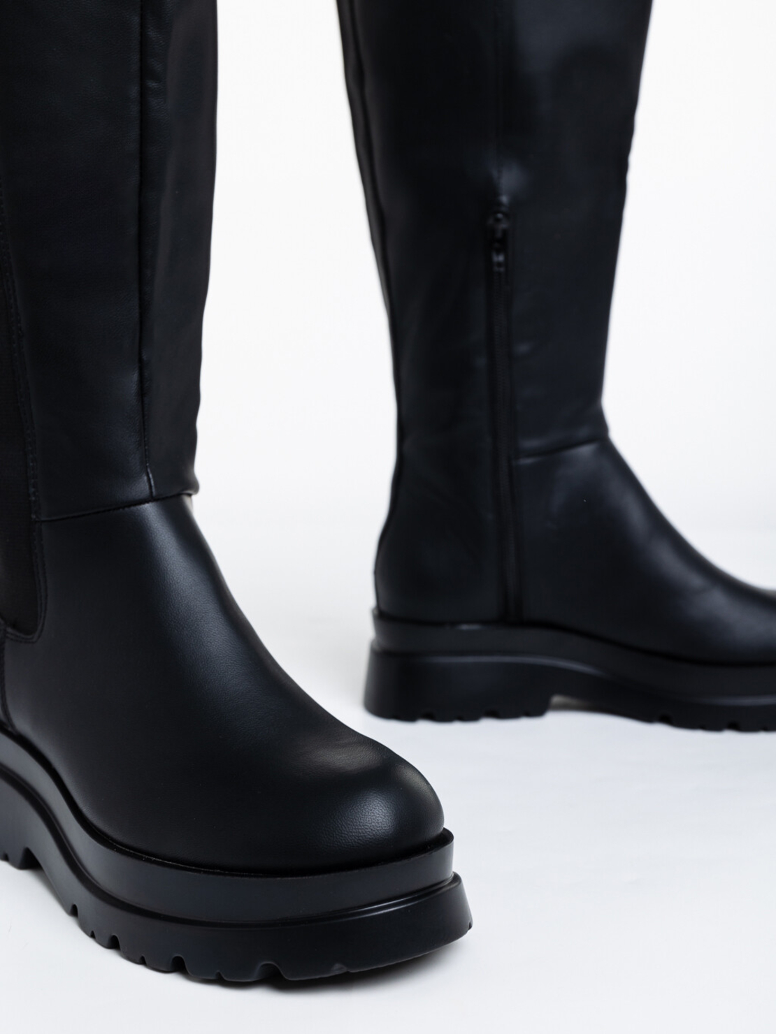 Дамски модни ботуши с ластик в черен цвят модел: 2A-1504 black