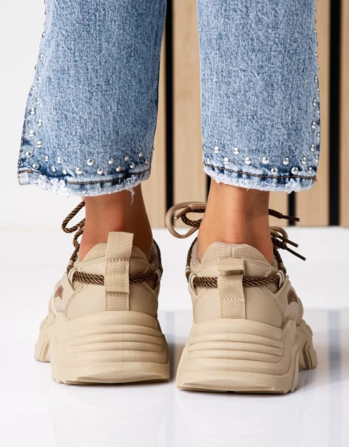 Дамски чънки маратонки на платформа в цвят Каки модел:XQ105 beige