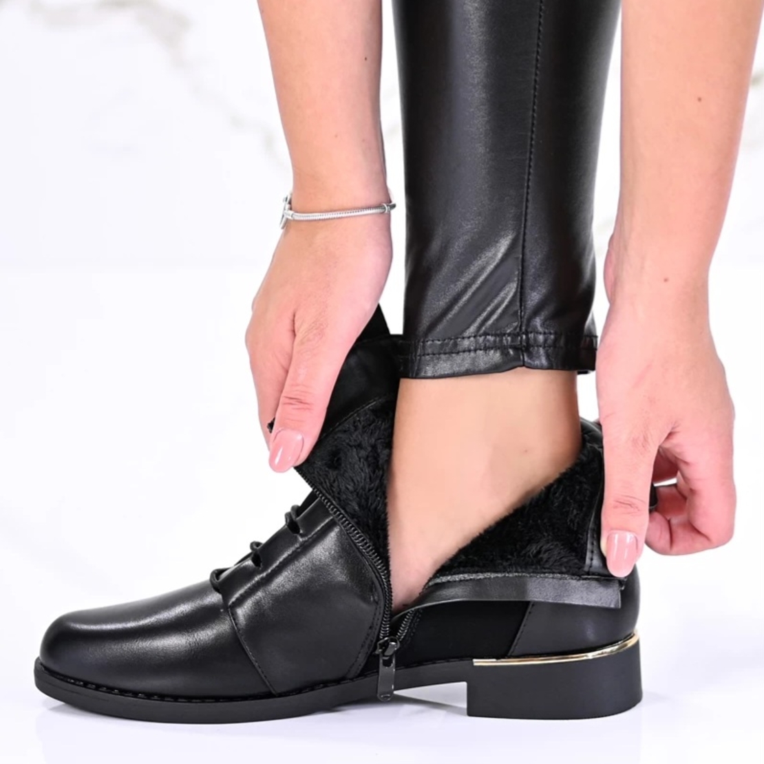 Дамски елегантни боти от кожа с връзки и цип модел: B4101-2 black