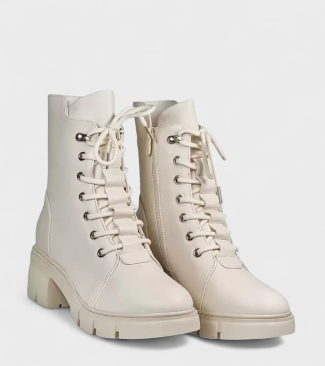 Дамски боти в бежов цвят с ток B4108-2 beige
