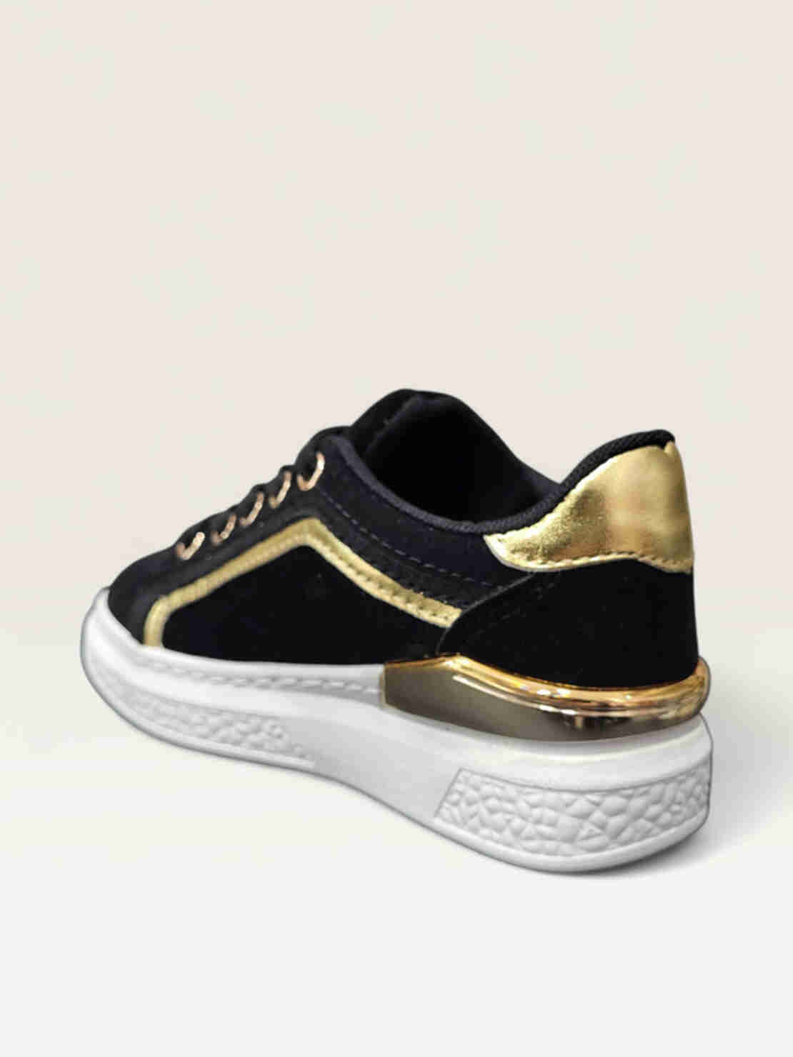 Дeтски кецове за момиче с декоративни златисти елементи 2016 black