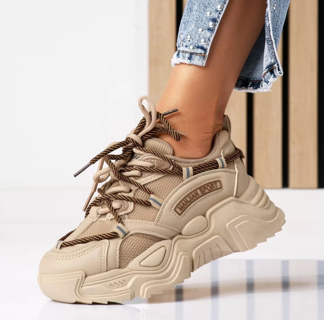 Дамски чънки маратонки на платформа в цвят Каки модел:XQ105 beige