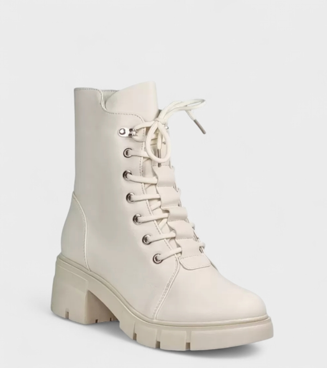 Дамски боти в бежов цвят с ток B4108-2 beige