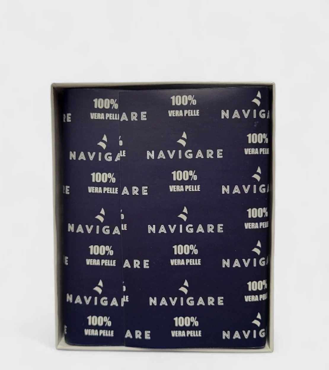 Мъжки портфейл от естествена кожа в син цвят марка NAVIGARE