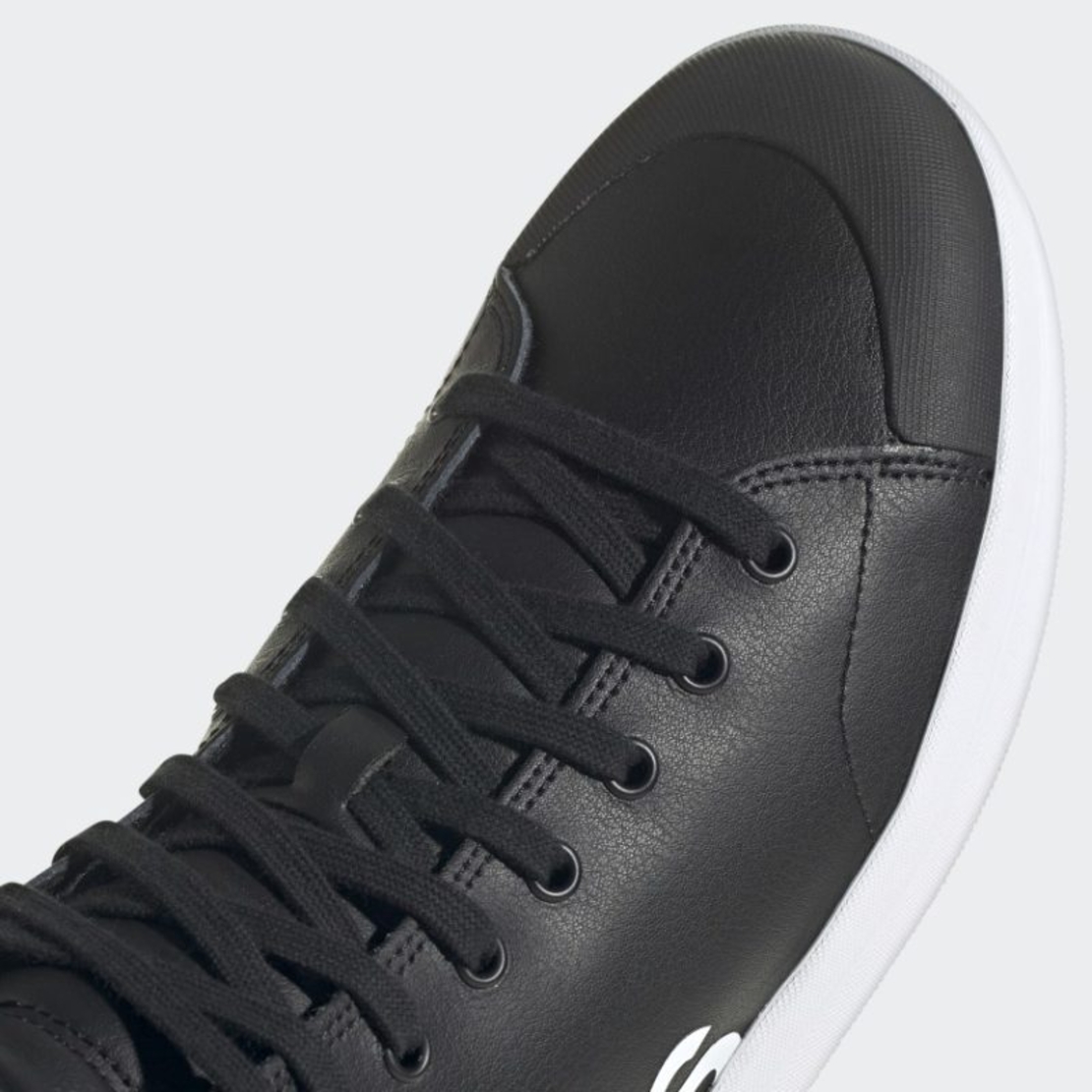 Високи мъжки кецове Adidas Bravada Mid LTS