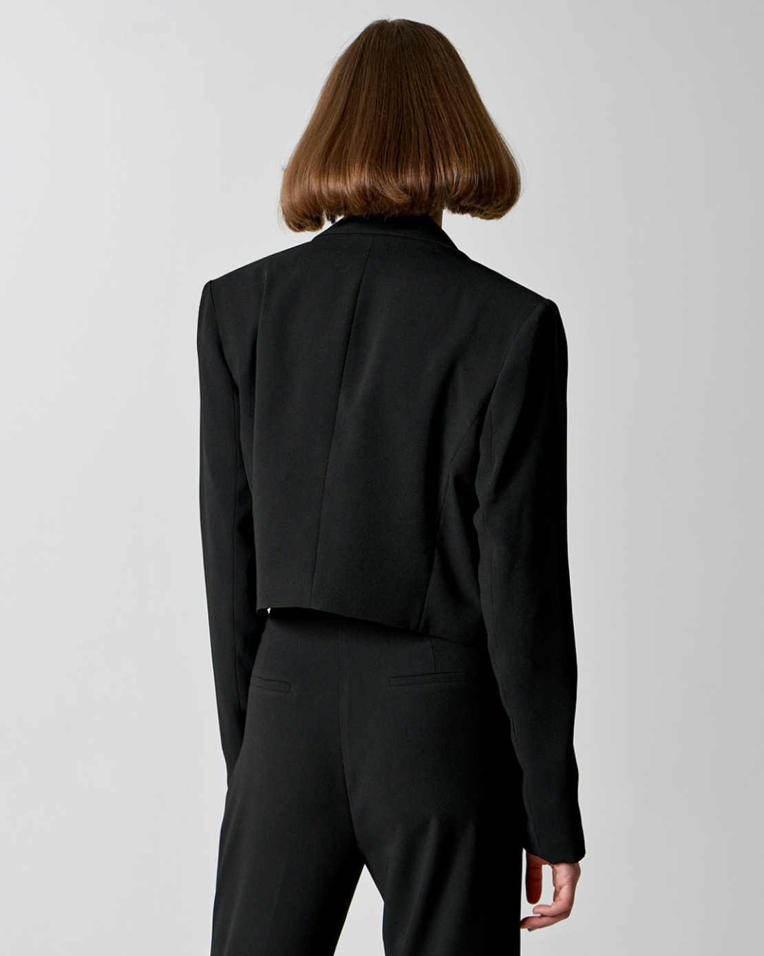 Cropped tailored blazer