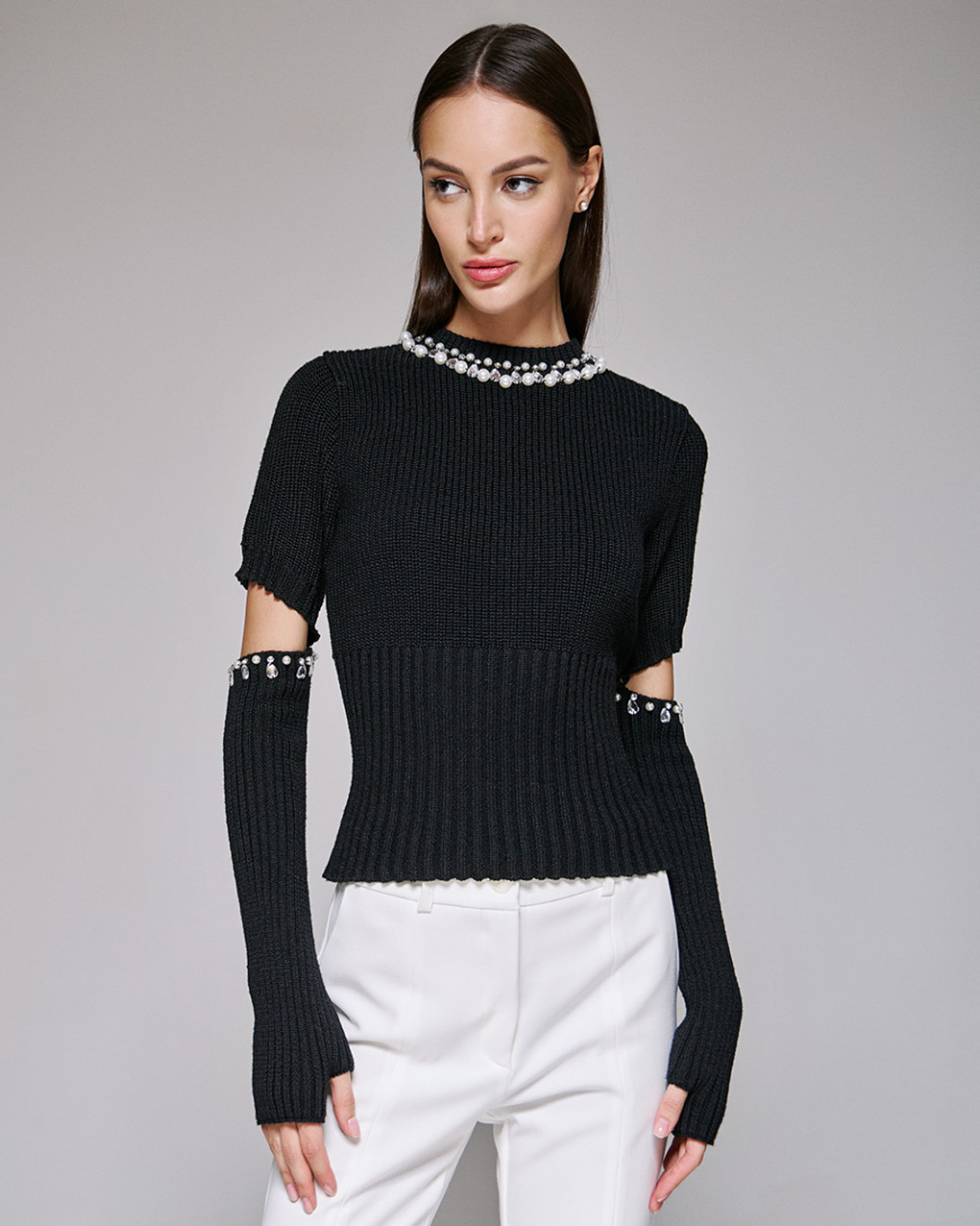 Knit blouse with pearls
