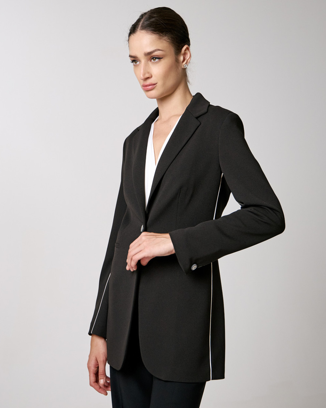 Single-button blazer in black