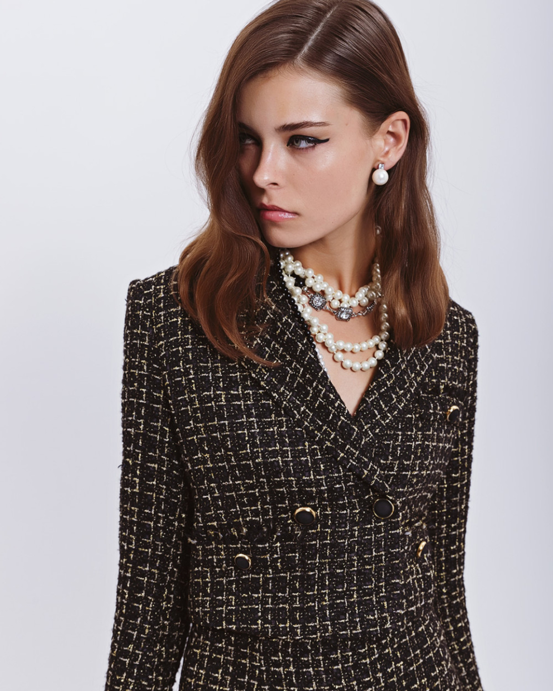 Cropped dark tweed blazer