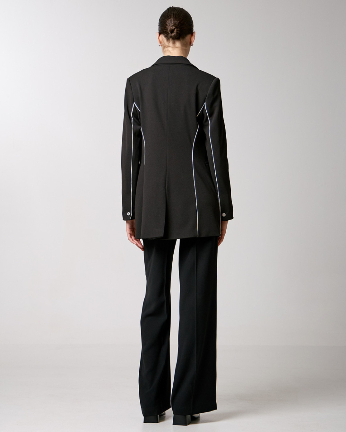 Single-button blazer in black
