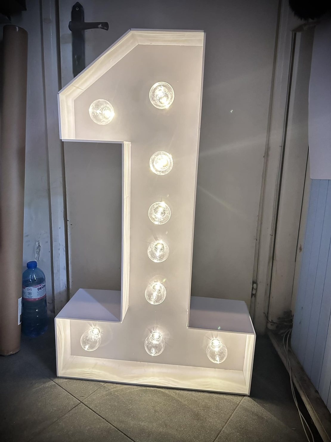 Светещи цифри на батерии