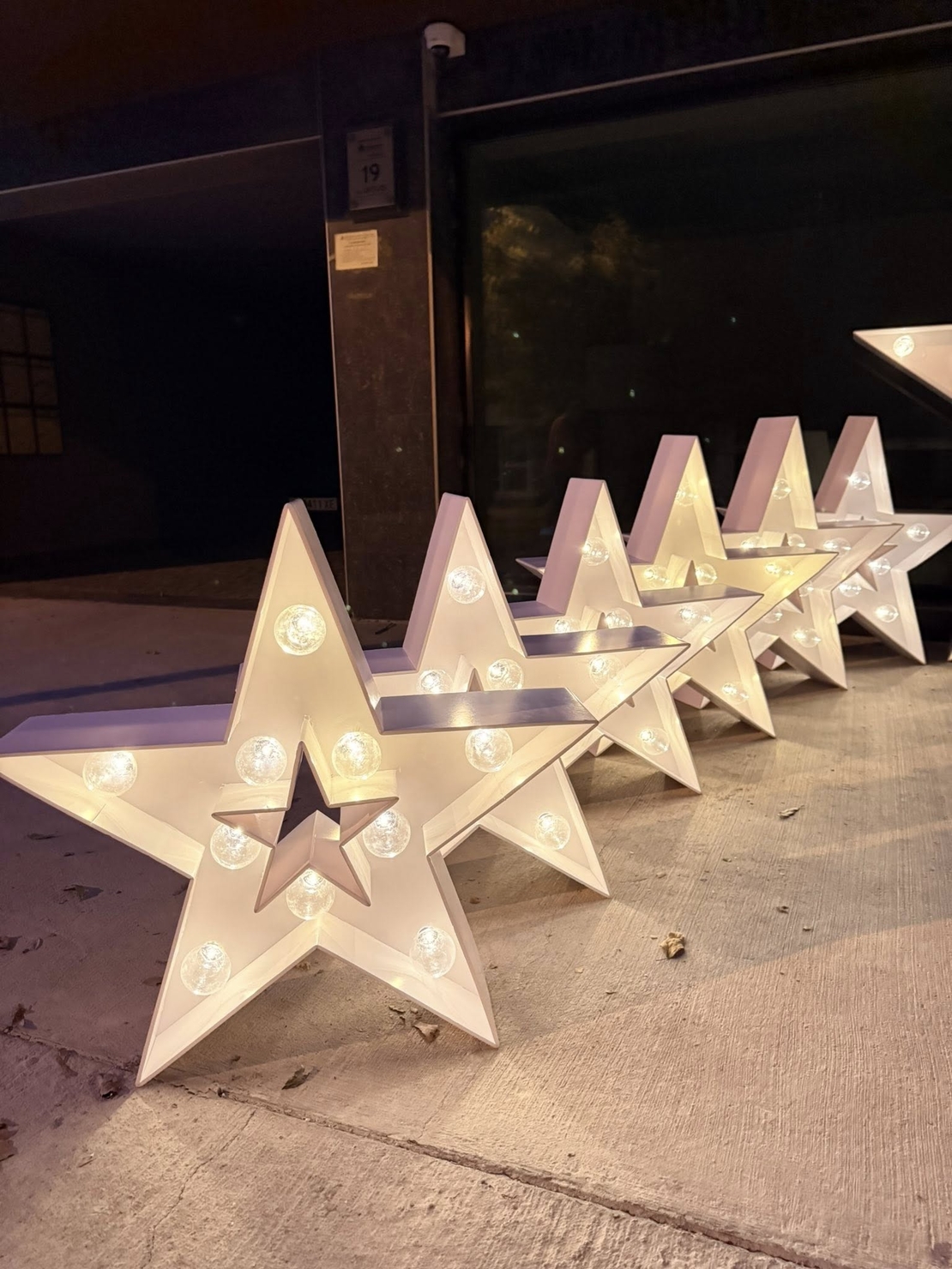 Светещи звезди на батеии/ток