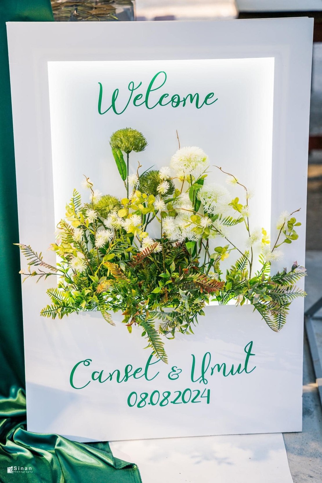 Светеща кашпа за цветя