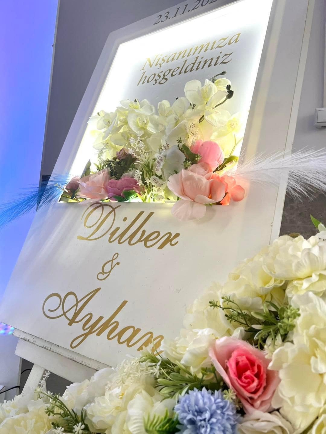 Светеща кашпа за цветя