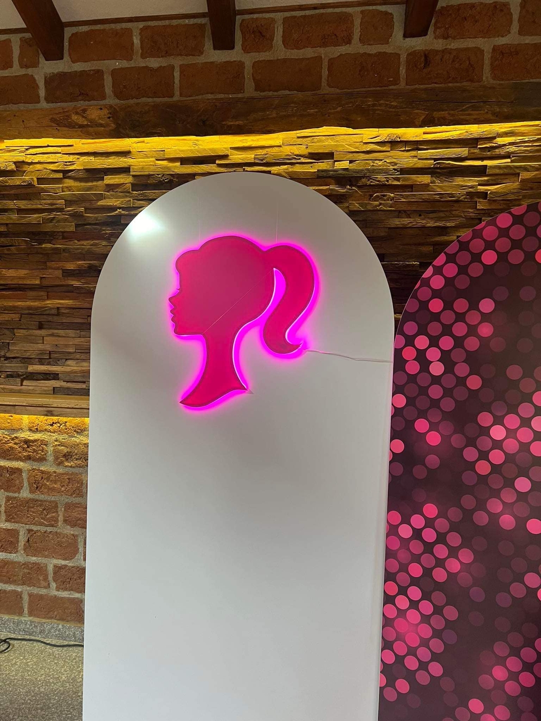 Светещи фигури Барби