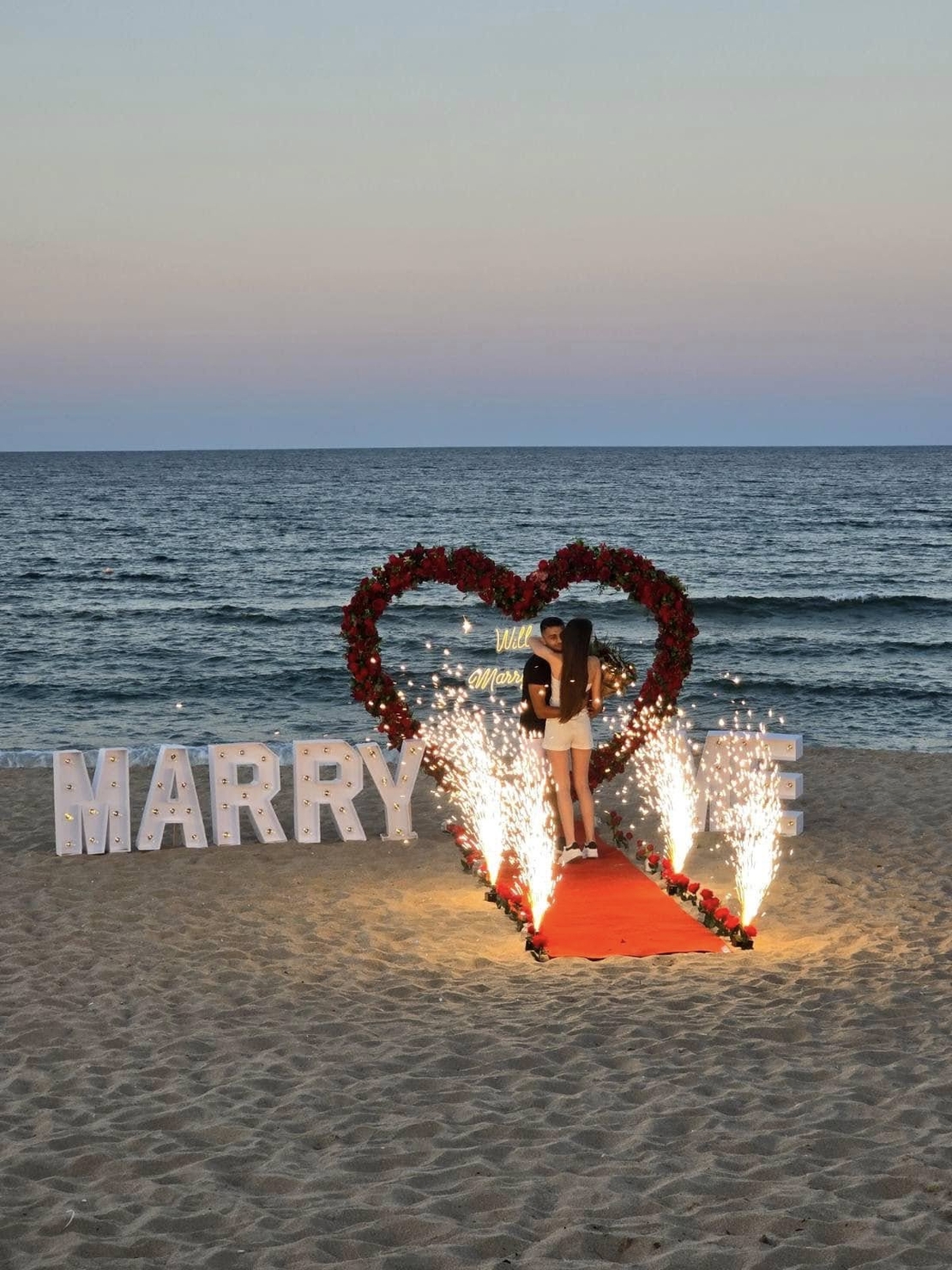 Светещ надпис MARRY ME  (на батерии)