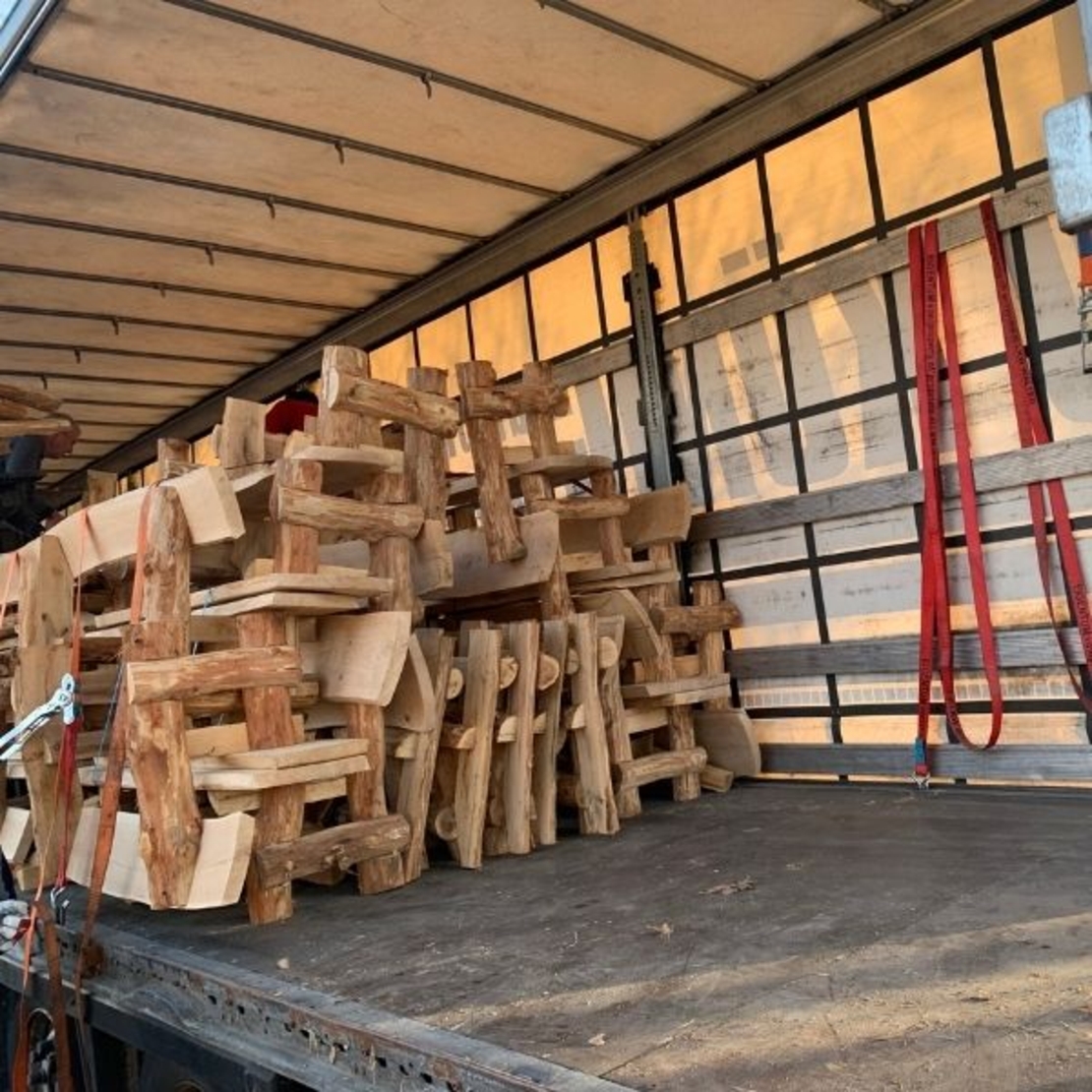 Градински дъбови пейки