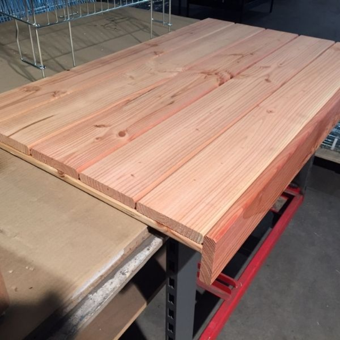 Оборудване за градински центрове и търговски обекти