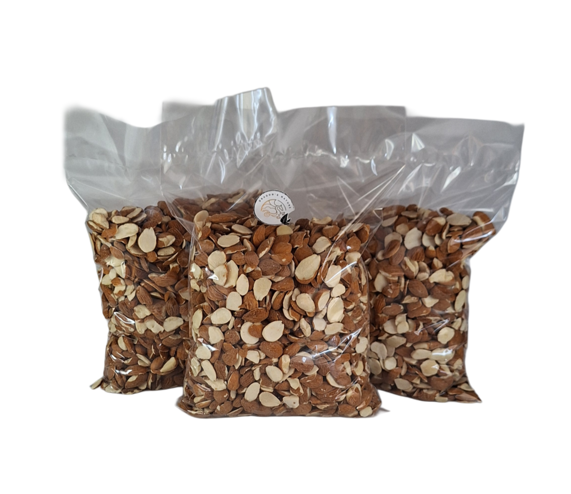 Суров бадем натрошен