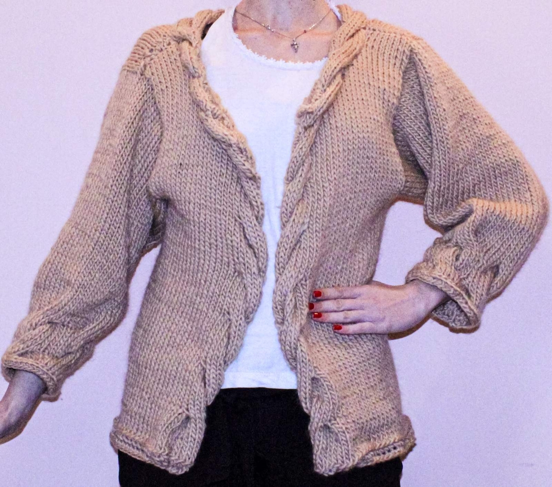 дамска жилетка ръчно плетиво