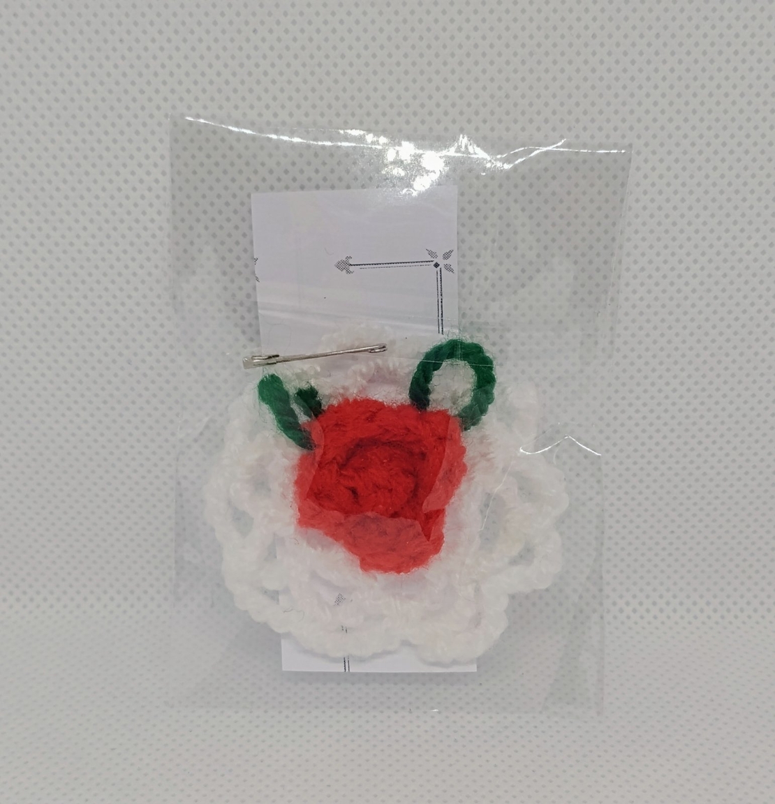 Мартеница брошка с роза