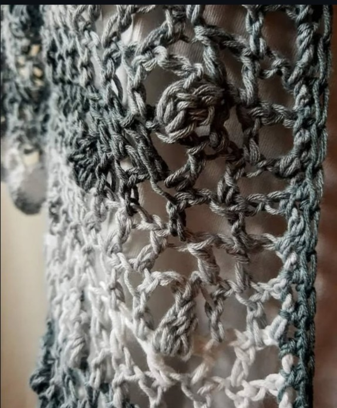 Дантелена жилетка