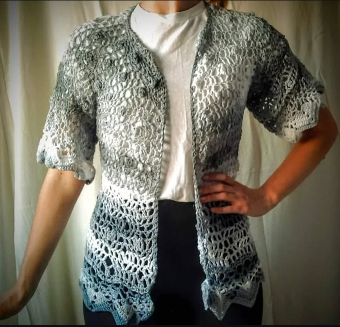 Дантелена жилетка