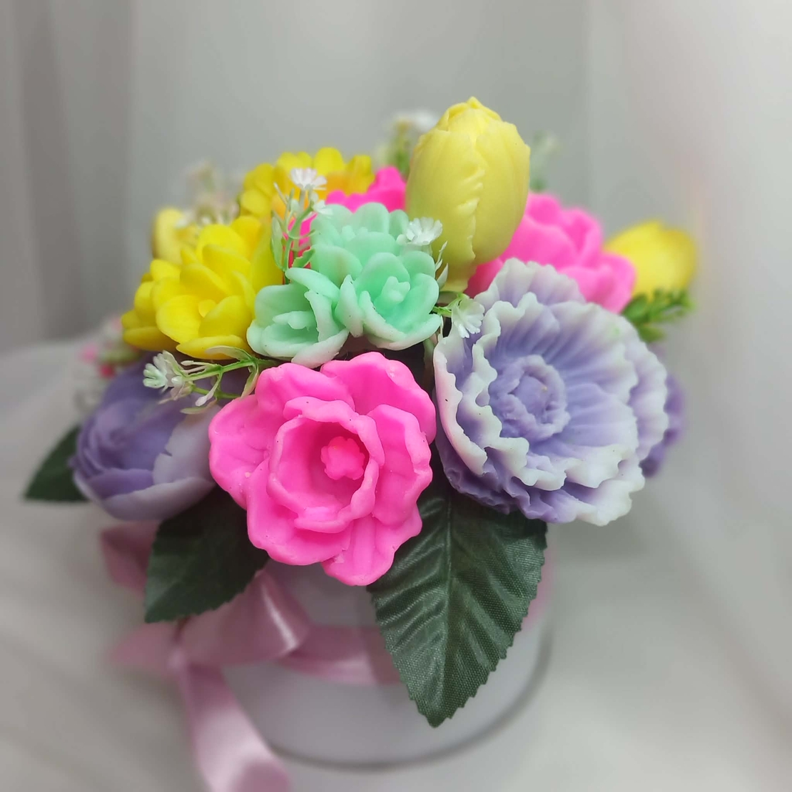 Аранжирвка от ароматни сапунени Цветна пролет
