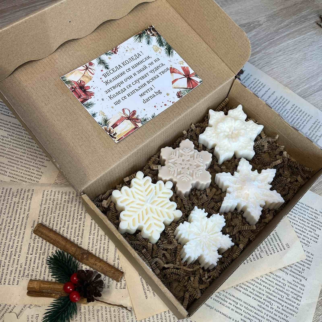 Коледна кутия снежинки 5 бр микс