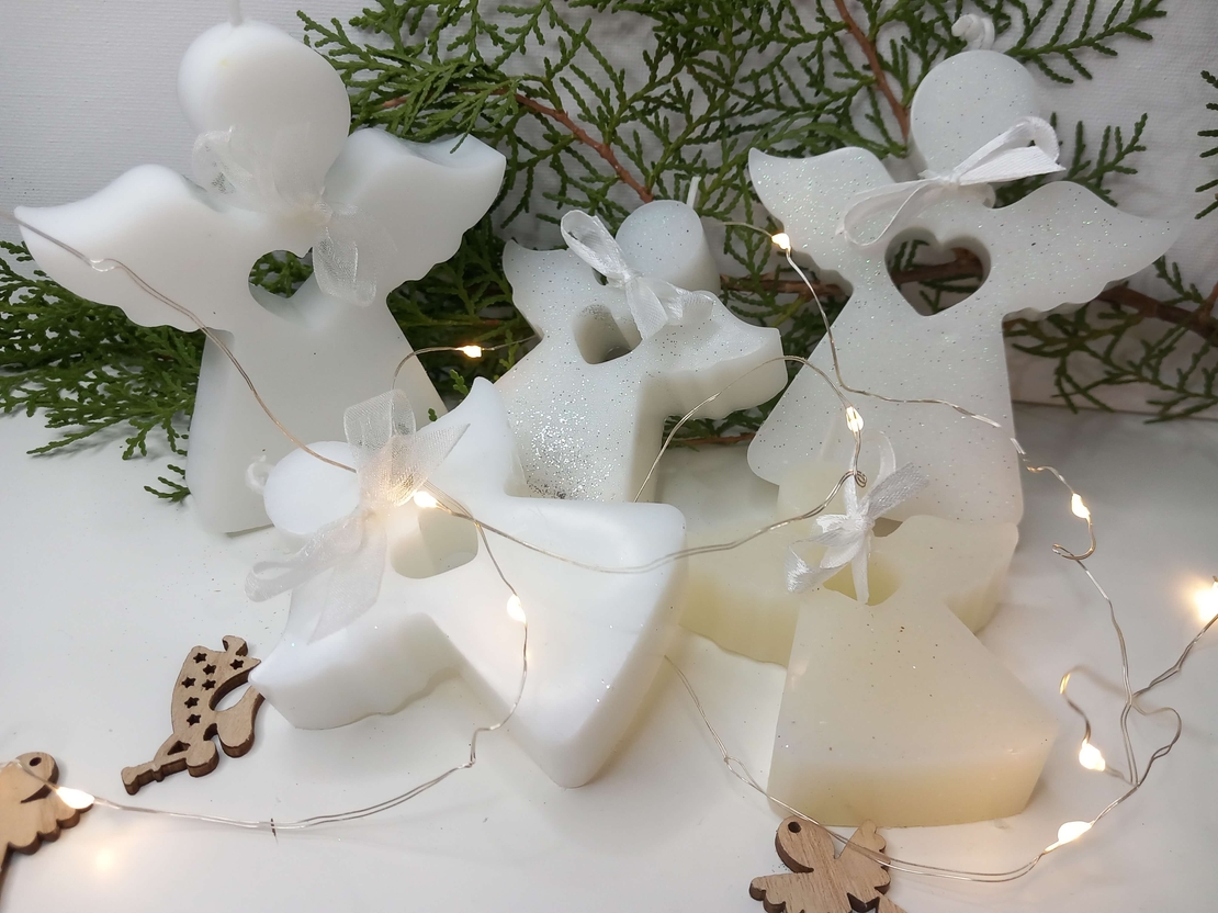 Коледна свещ ангелче голямо