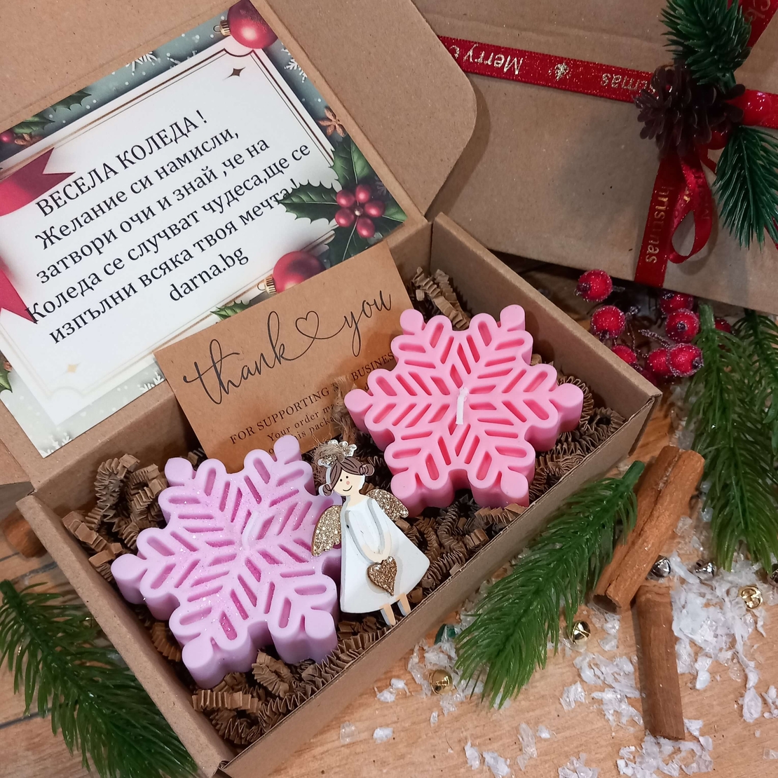 Кутия  снежинки в розово