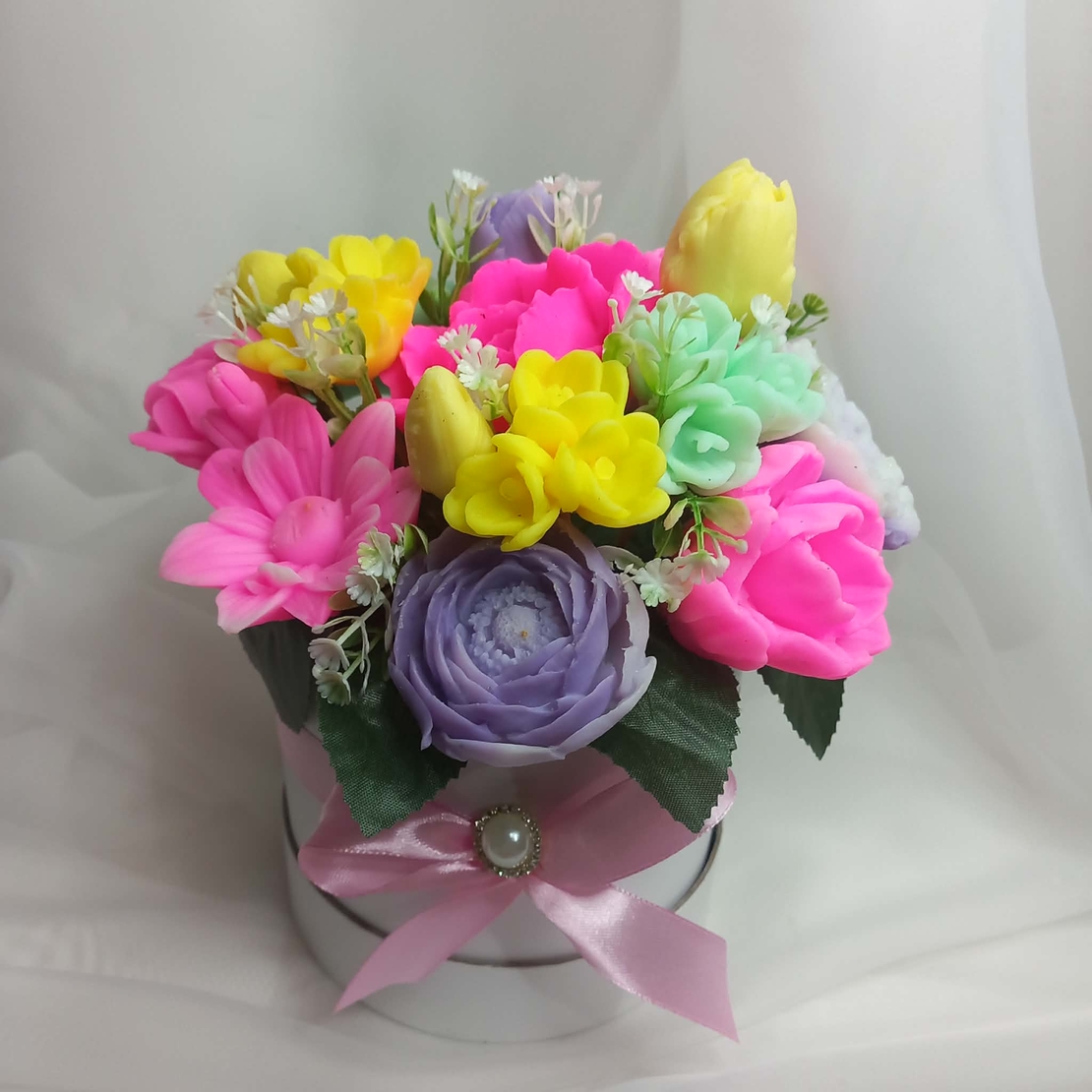 Аранжирвка от ароматни сапунени Цветна пролет