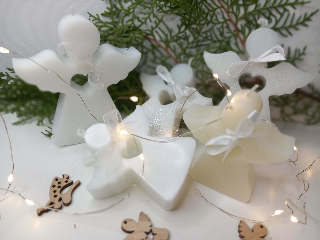 Коледна свещ ангелче голямо