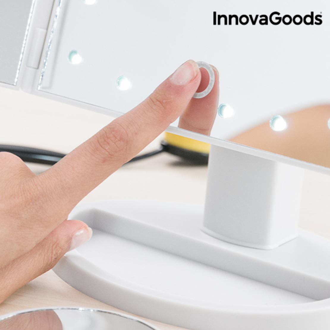 Увеличително LED Огледало 4 в 1 InnovaGoods