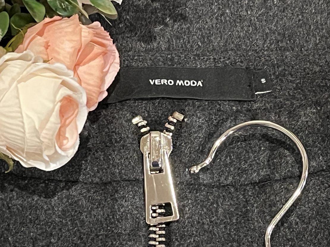 Къса пола Vero Moda