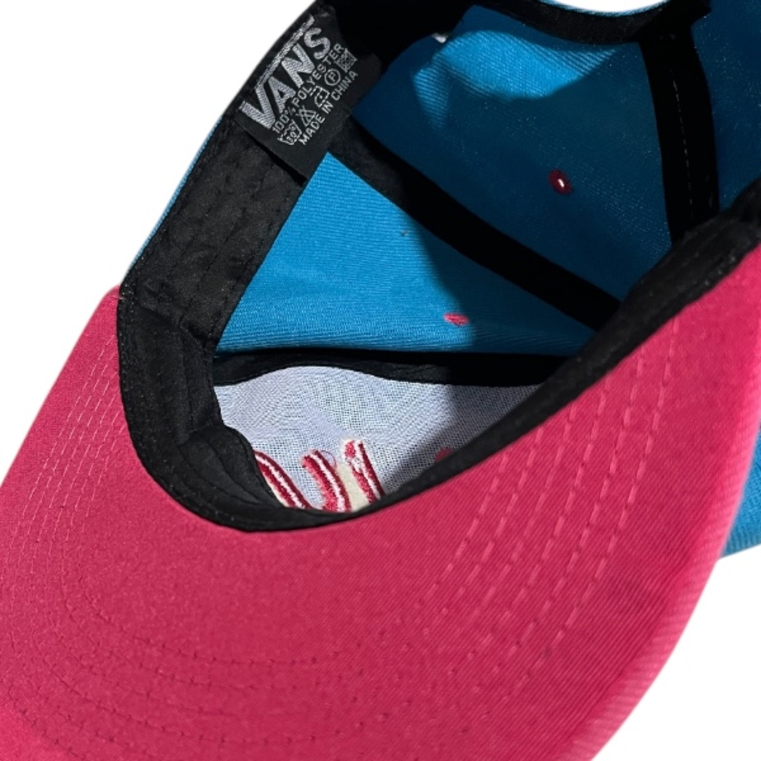 Шапка с козирка VANS