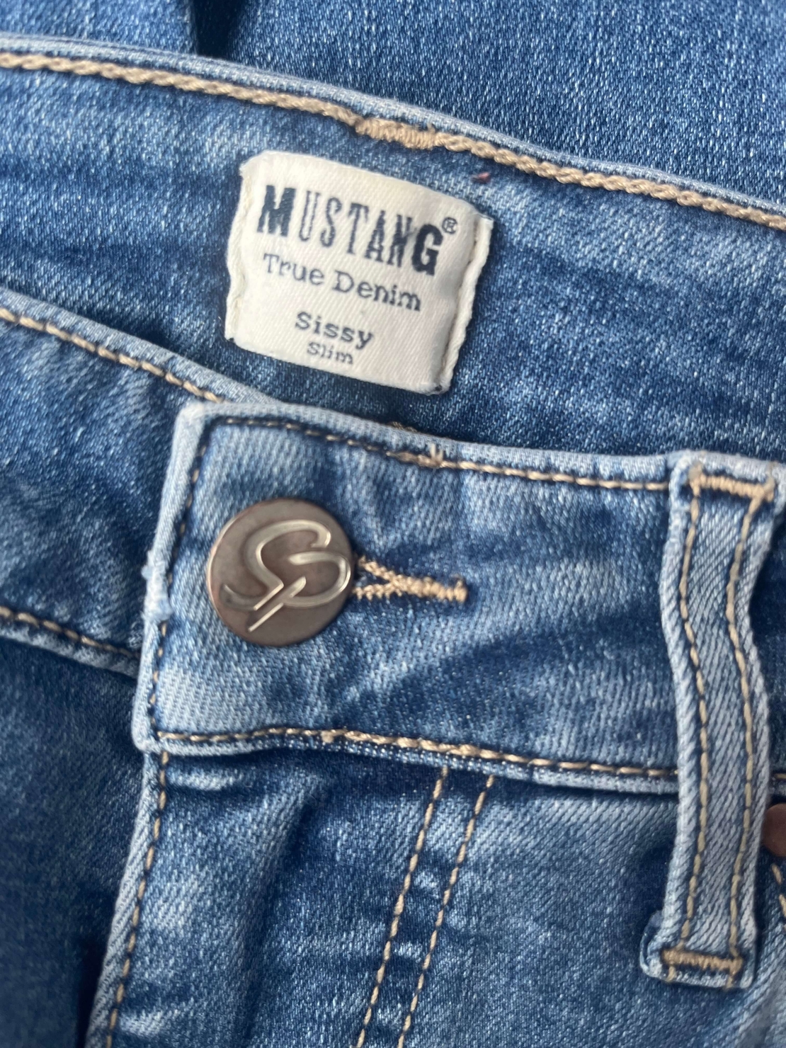 Еластични дамски дънки MUSTANG