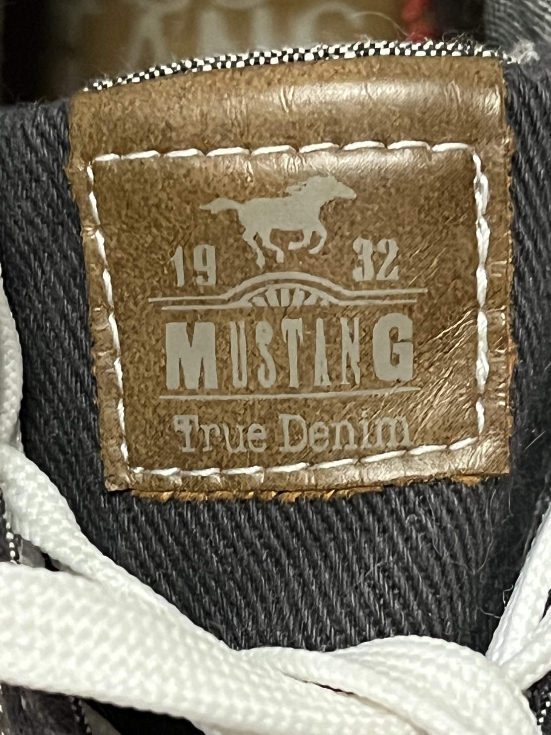 Кецове MUSTANG