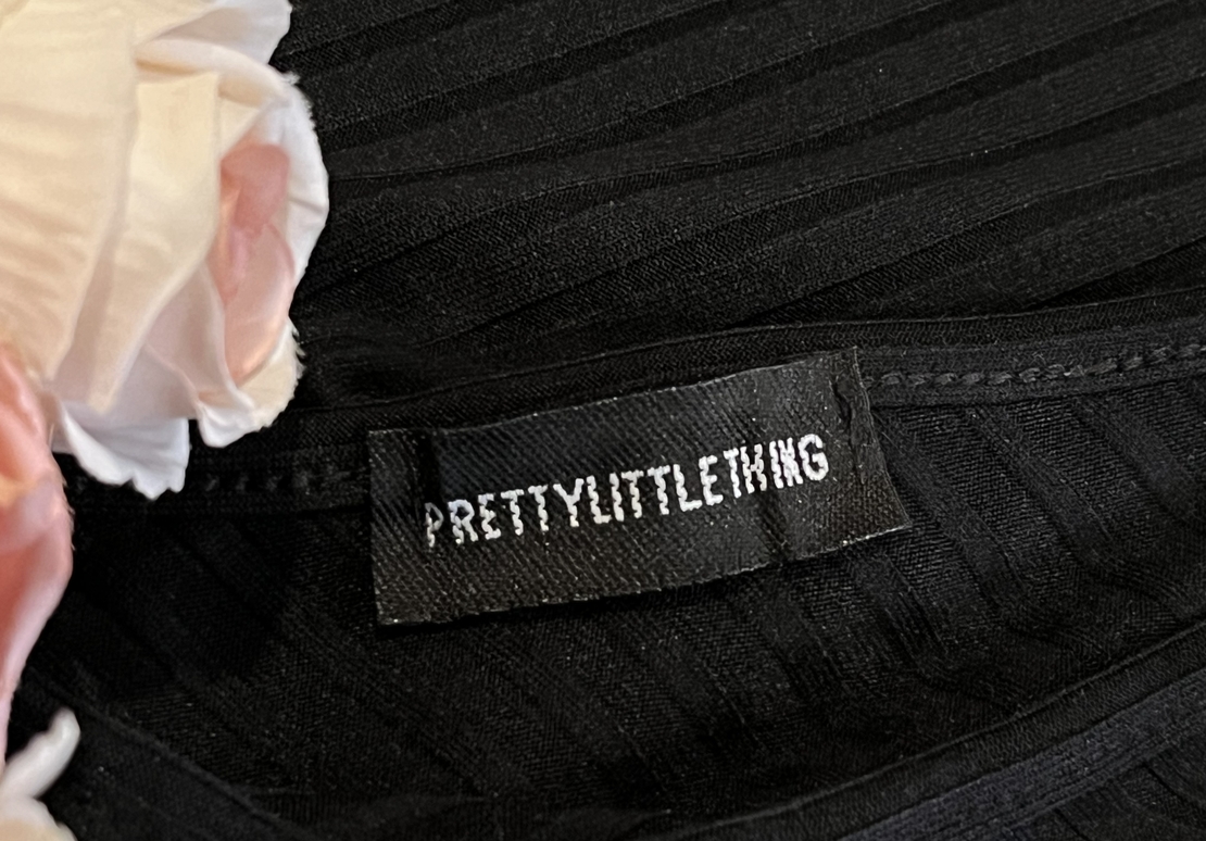 Топ кроп дамска блуза с дълъг ръкав PrettyLittleThing