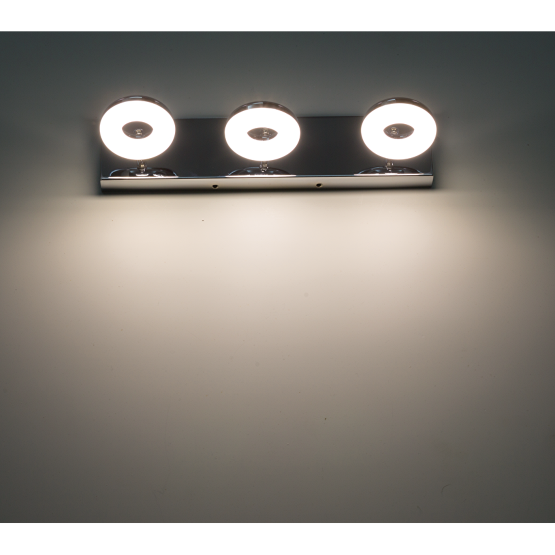LED осв. тяло за баня, 3x5W, 2700K, IP44  за стена хром
