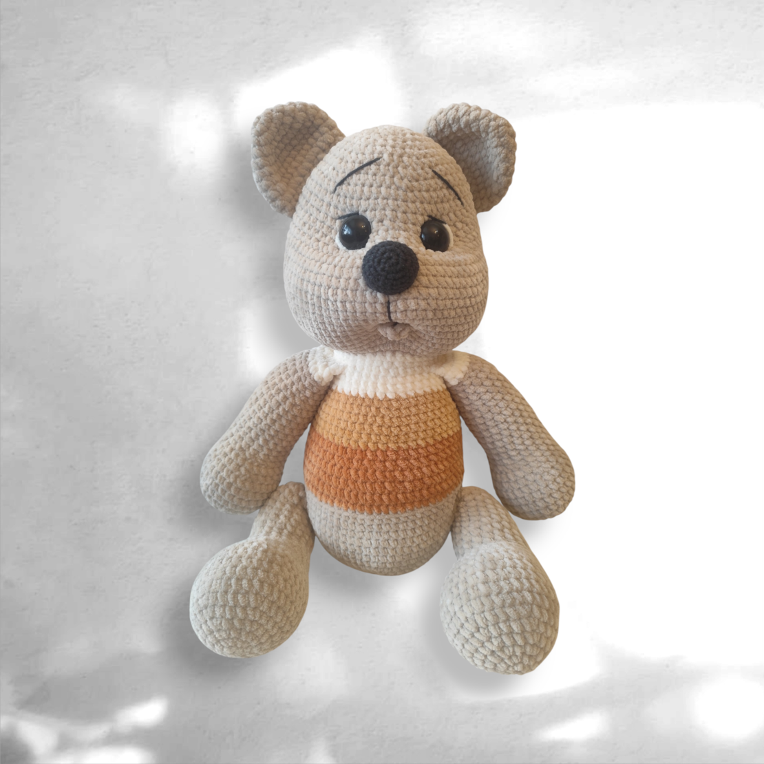Плюшено ръчно плетено мече „Honey Teddy“ – 50 см