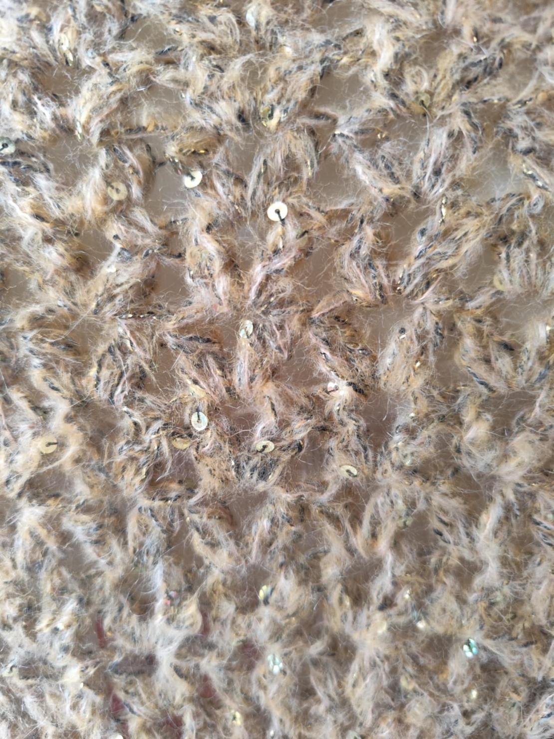 Ръчно плетена жилетка