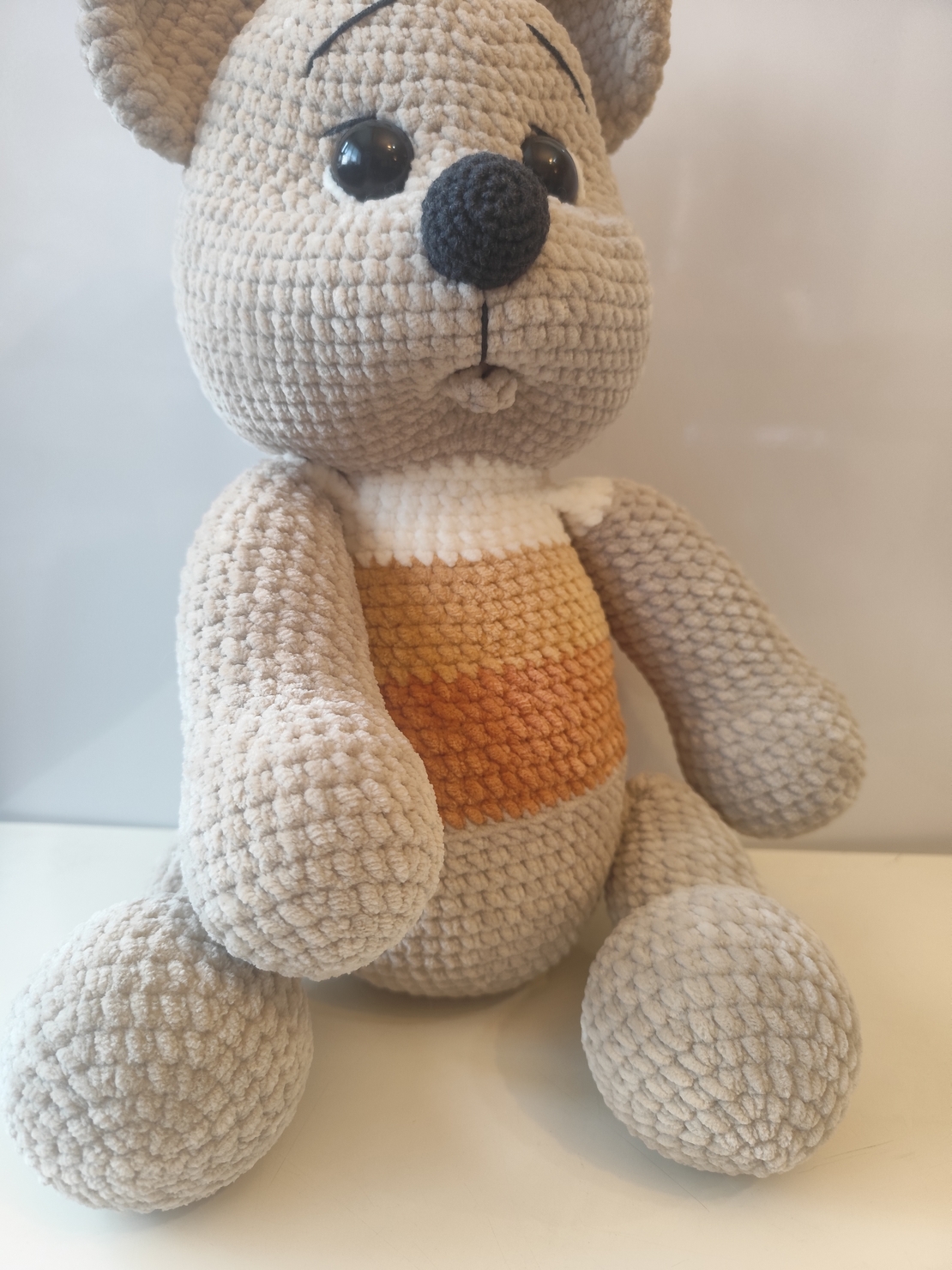 Плюшено ръчно плетено мече „Honey Teddy“ – 50 см