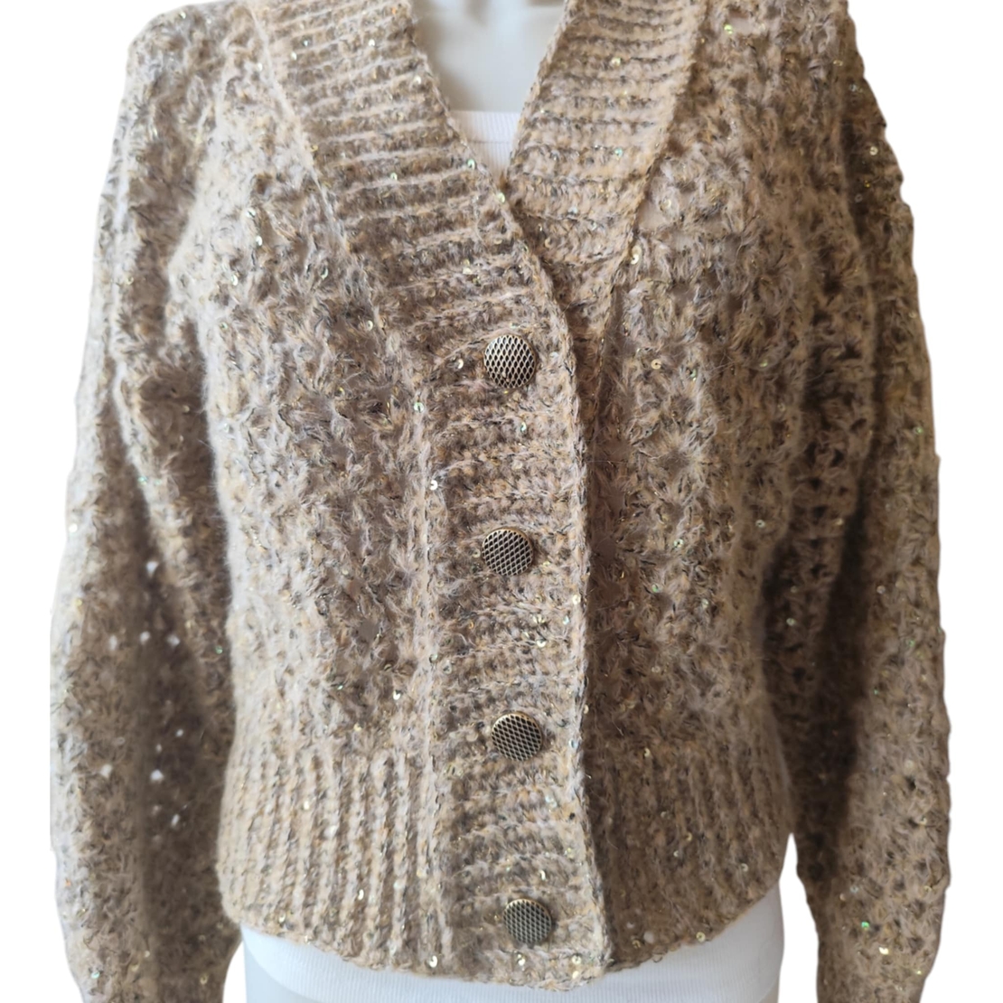 Ръчно плетена жилетка