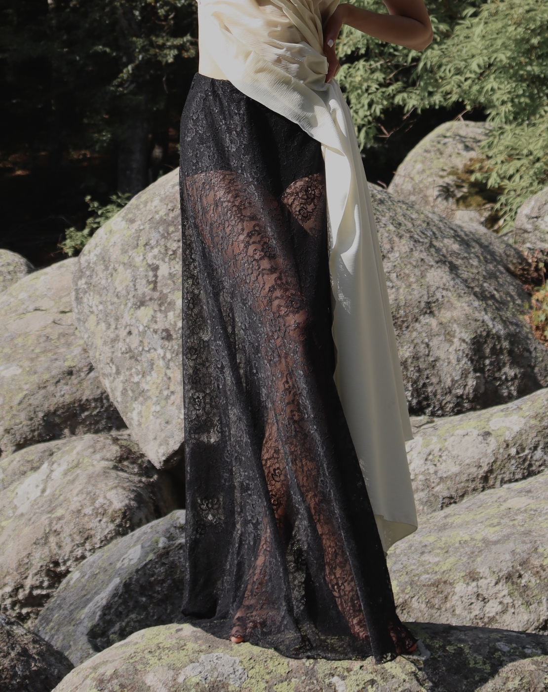 HIDDEN VEIL MAXI SKIRT