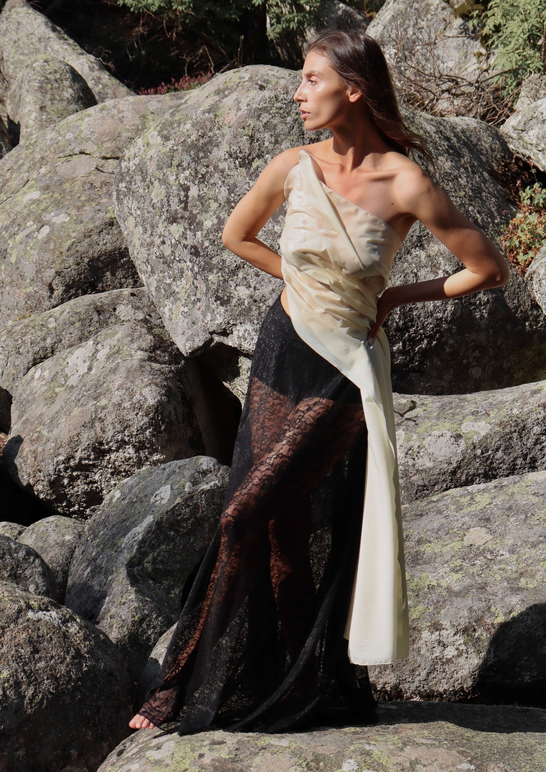 HIDDEN VEIL MAXI SKIRT