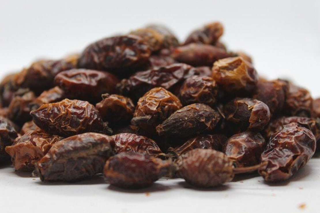 Whole Dried Rosehips – Organic Rosa Canina – Rich in Vitamin C – Wild Harvested Herbal Tea & Natural Remedy