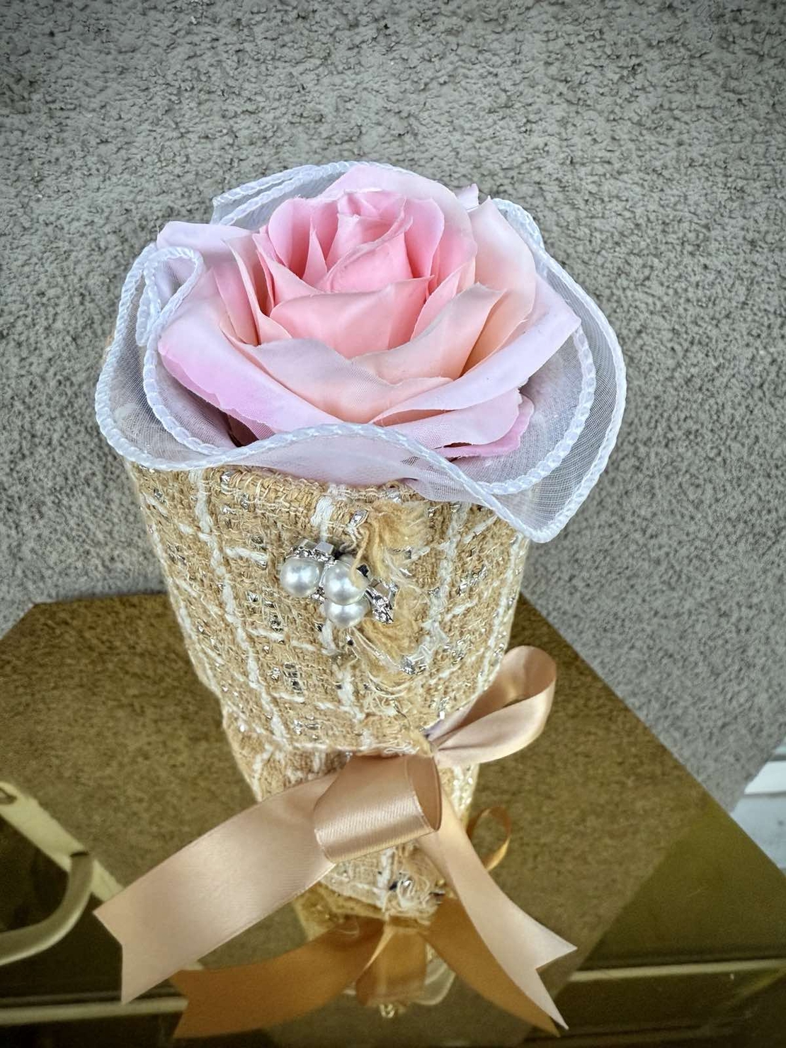 🌹 Елегантна роза с нежна декорация 🌹