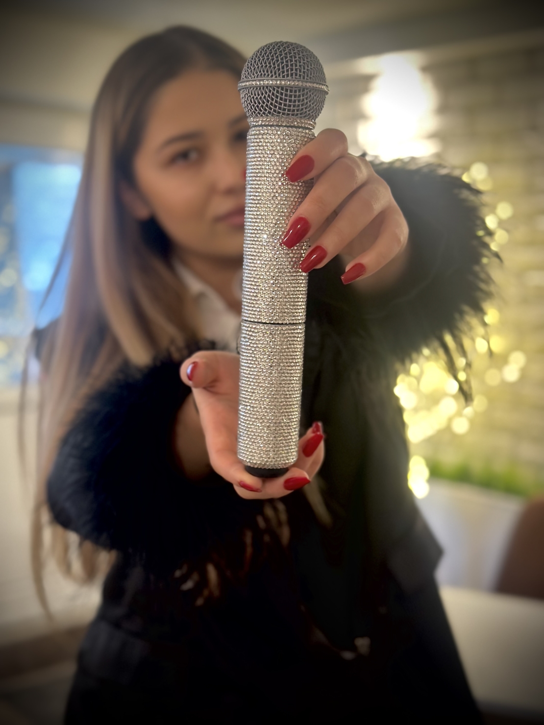 Декорация на микрофон с кристали